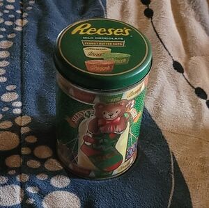 Reese's Holiday Tin